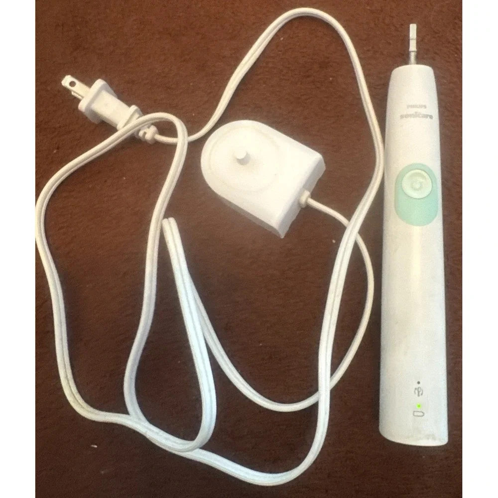 Used Philips Sonicare Electric Toothbrush Base & Cord HX681A Working
